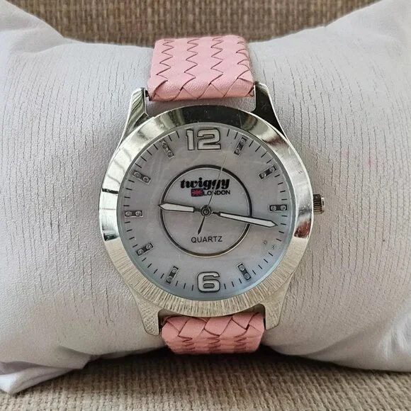 Twiggy London Wristwatch Pink Leather Strap White Face Quartz Analog Wrist Watch - Picture 3 of 12